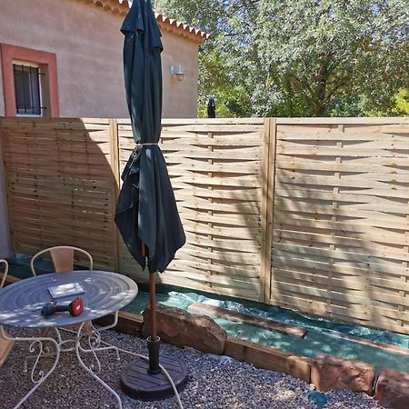 Studio De Charme En Provence, Piscine Et Jacuzzi Partages Le Luc Kültér fotó